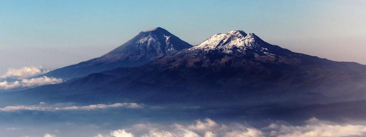 El amor crea montañas: la leyenda de Popocatépetl e Iztaccíhuatl