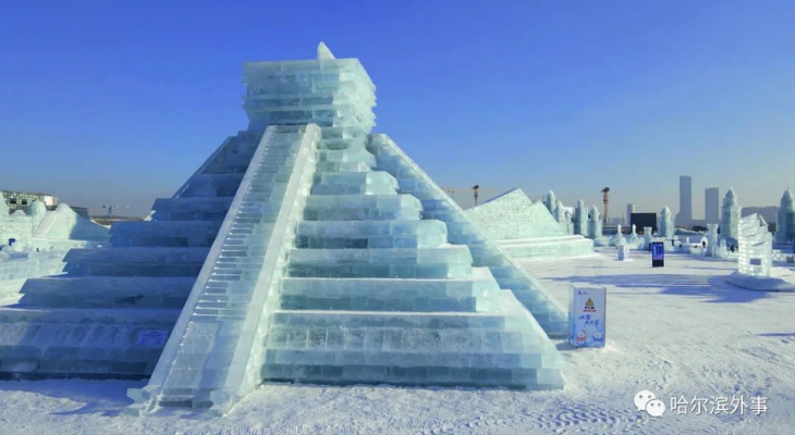 Exhiben réplica en hielo de la pirámide de Kukulkán en China
